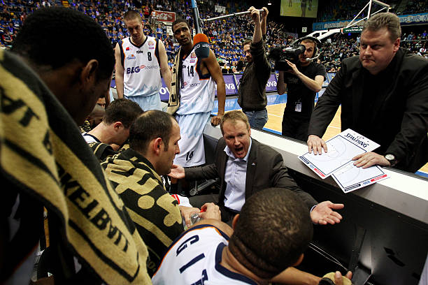 德天空：埃切韦里已抵达德国，周三接受勒沃库森体检